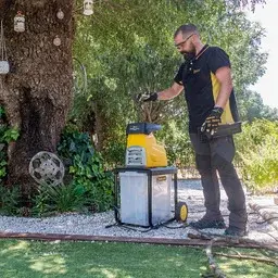 probando biotriturador garland chipper 355LE